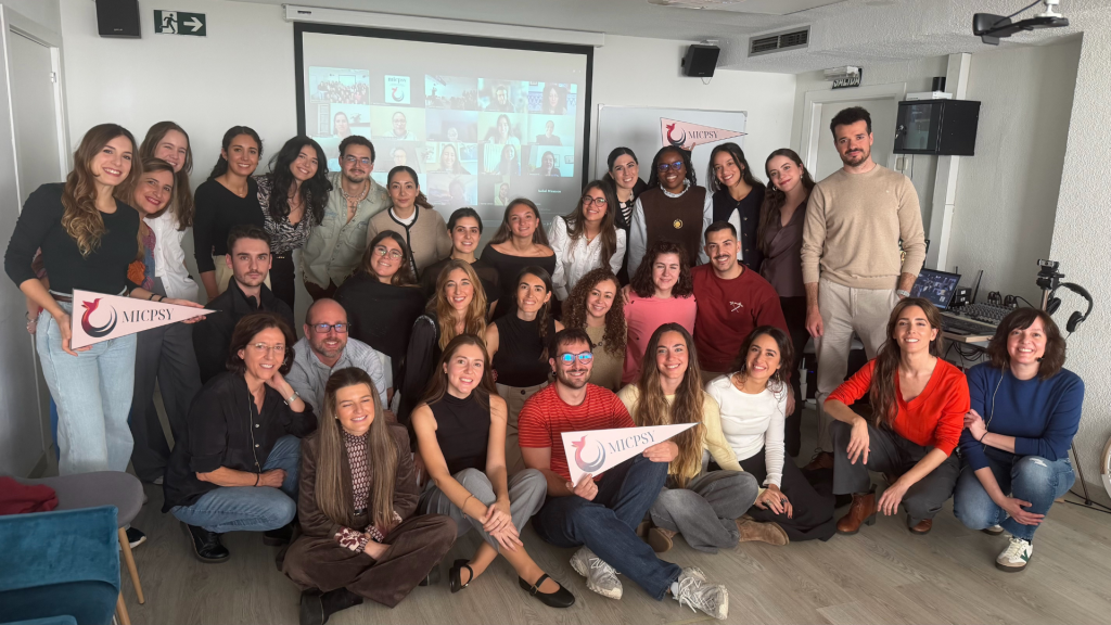 Sesión práctica del Máster en ACT y terapias contextuales de MICPSY