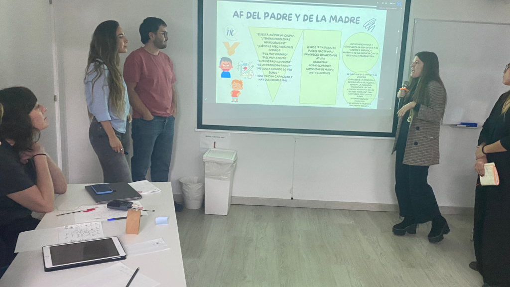 Sesión práctica del Máster en ACT y terapias contextuales de MICPSY