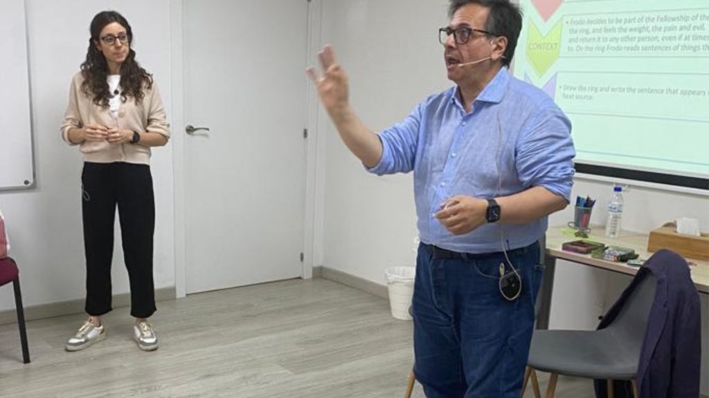 Sesión práctica del Máster en ACT y terapias contextuales de MICPSY